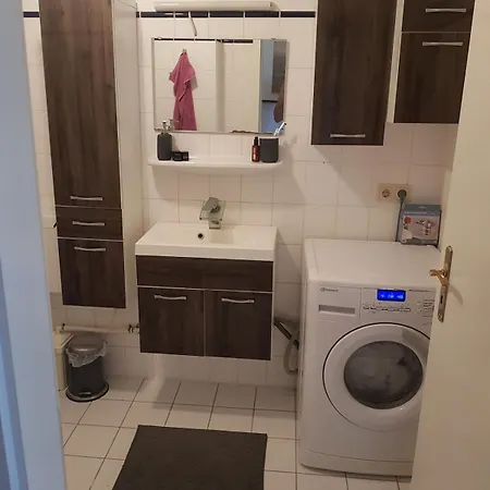 Elegante Altbauwohnung Zentral & Voll Ausgestattet 아파트