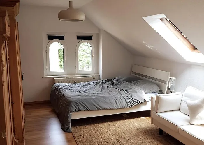 Elegante Altbauwohnung Zentral & Voll Ausgestattet شقة