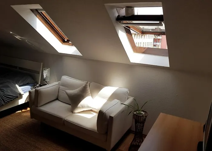 Elegante Altbauwohnung Zentral & Voll Ausgestattet شقة شيمنيتز